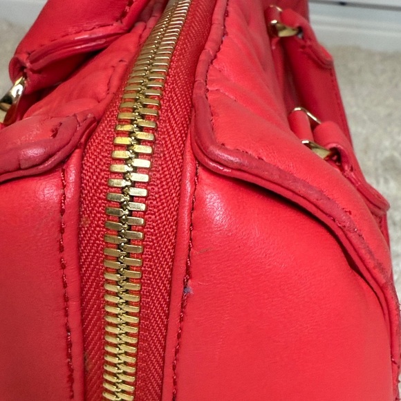 Rare Hendri Bendel Red Quilted Satchel - Picture 6 of 16